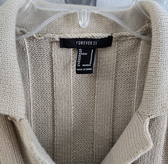 Forever 21 Sleeveless Beige Knit Button-Up Crop Top - Picture 5 of 7